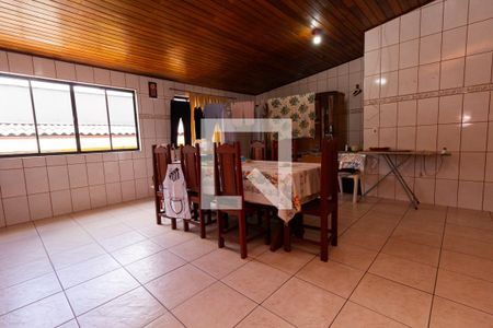 Casa à venda com 80m², 7 quartos e 1 vagaÁrea de Serviço