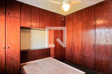 Casa à venda com 320m², 8 quartos e 3 vagas Casa à venda com 320m², 8 quartos e 3 vagasQuarto 2