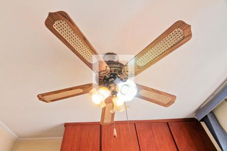 Casa à venda com 320m², 8 quartos e 3 vagas Casa à venda com 320m², 8 quartos e 3 vagasQuarto 1