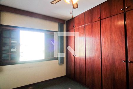 Casa à venda com 320m², 8 quartos e 3 vagas Casa à venda com 320m², 8 quartos e 3 vagasQuarto 3