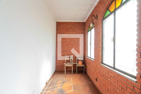 Casa à venda com 320m², 8 quartos e 3 vagas Casa à venda com 320m², 8 quartos e 3 vagasVaranda