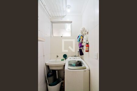 Casa à venda com 320m², 8 quartos e 3 vagas Casa à venda com 320m², 8 quartos e 3 vagasCasa 4 - Área de serviço