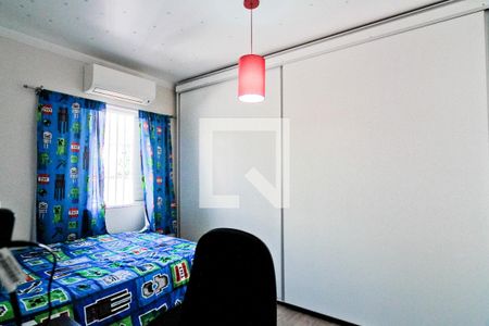 Casa à venda com 320m², 8 quartos e 3 vagas Casa à venda com 320m², 8 quartos e 3 vagasCasa 4 - quarto