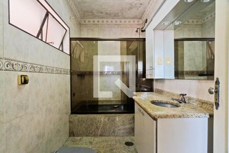 Casa à venda com 320m², 8 quartos e 3 vagas Casa à venda com 320m², 8 quartos e 3 vagasBanheiro