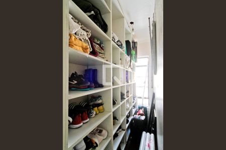 Casa à venda com 320m², 8 quartos e 3 vagas Casa à venda com 320m², 8 quartos e 3 vagasCasa 4 - closet