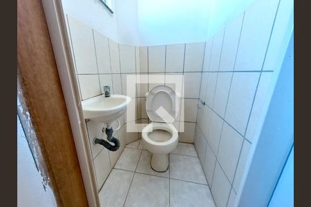 Casa para alugar com 80m², 2 quartos e sem vaga Casa para alugar com 80m², 2 quartos e sem vagaBanheiro Quarto