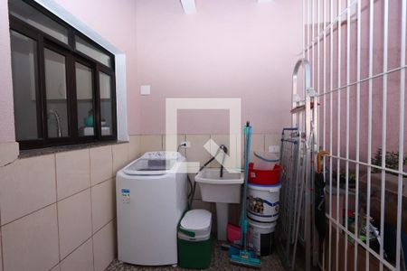 Casa à venda com 93m², 3 quartos e 3 vagasLavanderia