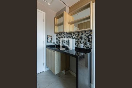 Sala/Cozinha de apartamento para alugar com 1 quarto, 28m² em Vila Tolstoi, São Paulo