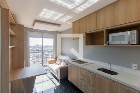 Sala/Cozinha de apartamento para alugar com 1 quarto, 28m² em Vila Tolstoi, São Paulo