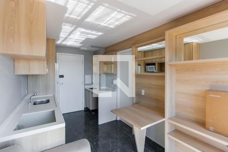 Sala/Cozinha de apartamento para alugar com 1 quarto, 28m² em Vila Tolstoi, São Paulo