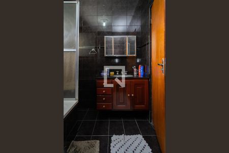 Casa à venda com 600m², 3 quartos e 8 vagas Casa à venda com 600m², 3 quartos e 8 vagasBanheiro 2