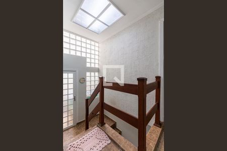 Casa à venda com 137m², 4 quartos e 2 vagas Casa à venda com 137m², 4 quartos e 2 vagasEscada Dormitórios