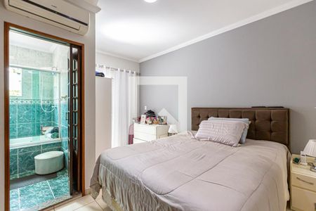 Casa à venda com 137m², 4 quartos e 2 vagas Casa à venda com 137m², 4 quartos e 2 vagasSuite