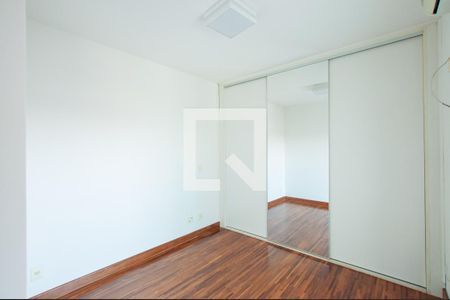Apartamento para alugar com 75m², 2 quartos e 2 vagasSuíte