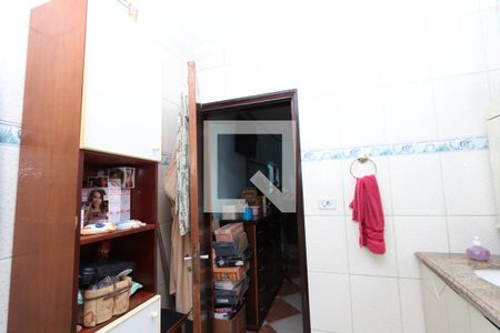 Casa à venda com 300m², 3 quartos e 4 vagasBanheiro da Suíte 2