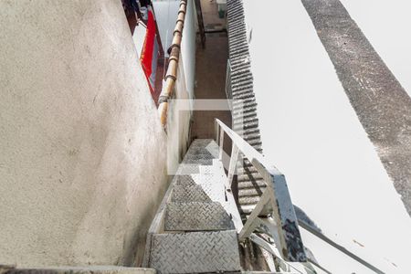 Casa para alugar com 80m², 2 quartos e 1 vagaEscada