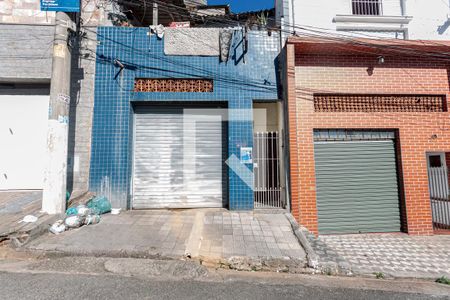 Casa para alugar com 80m², 2 quartos e 1 vagaFachada