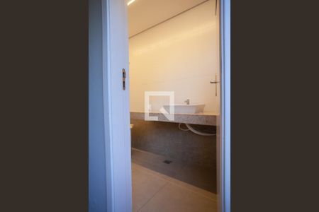 Apartamento para alugar com 52m², 2 quartos e 1 vagaÁrea comum - Banheiro do Salão de festas