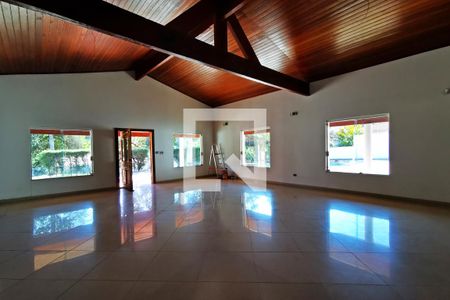 Casa à venda com 600m², 4 quartos e 6 vagasSala