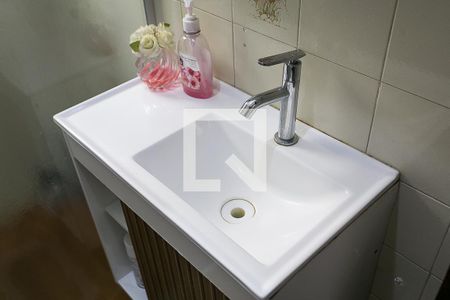 Casa à venda com 139m², 3 quartos e 2 vagas Casa à venda com 139m², 3 quartos e 2 vagasBanheiro