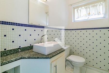 Banheiro de casa de condomínio à venda com 3 quartos, 170m² em Jardim Pinheiros, São Paulo