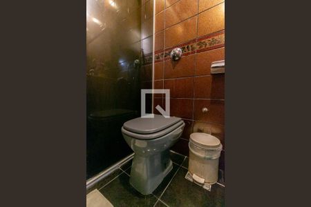 Casa à venda com 240m², 4 quartos e 4 vagasBanheiro Social