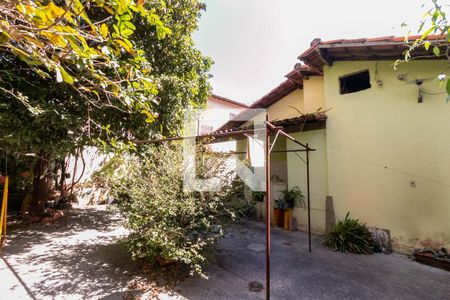 Casa à venda com 240m², 4 quartos e 4 vagasQuintal