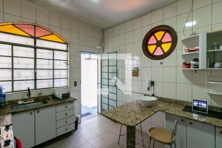 Casa à venda com 240m², 4 quartos e 4 vagasCozinha