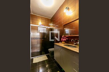 Casa à venda com 240m², 4 quartos e 4 vagasBanheiro Social