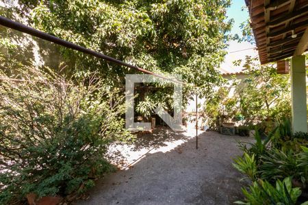 Casa à venda com 240m², 4 quartos e 4 vagasQuintal