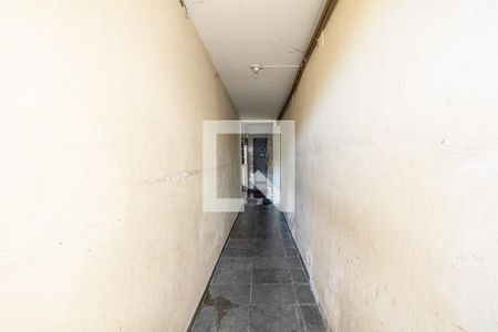 Casa para alugar com 30m², 2 quartos e sem vaga Casa para alugar com 30m², 2 quartos e sem vagacorredor de saída_1