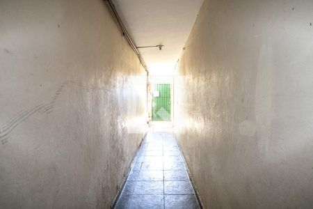 Casa para alugar com 30m², 2 quartos e sem vaga Casa para alugar com 30m², 2 quartos e sem vagacorredor de saída_2