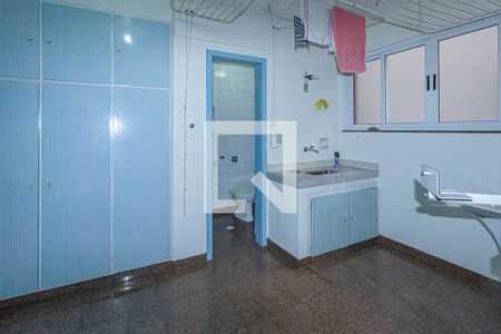 Apartamento para alugar com 240m², 3 quartos e 3 vagasÁrea de Serviço