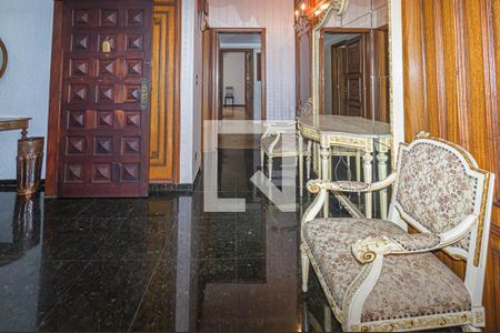 Hall de entrada de apartamento à venda com 3 quartos, 240m² em Bela Vista, São Paulo