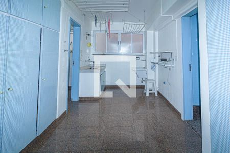 Apartamento para alugar com 240m², 3 quartos e 3 vagasÁrea de Serviço