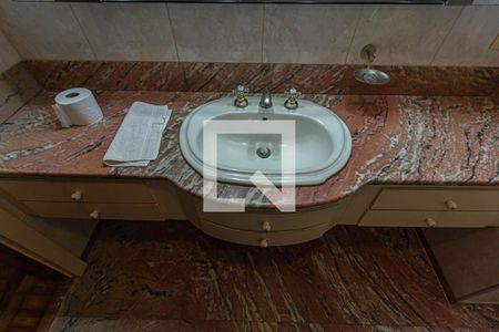 Apartamento para alugar com 240m², 3 quartos e 3 vagasBanheiro da Suíte