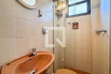 Apartamento para alugar com 180m², 3 quartos e 2 vagasÁrea de Serviço - banheiro