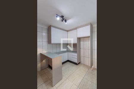 Cozinha de casa para alugar com 1 quarto, 60m² em Jardim Laone, São Paulo