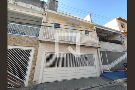 Fachada de casa para alugar com 1 quarto, 60m² em Jardim Laone, São Paulo