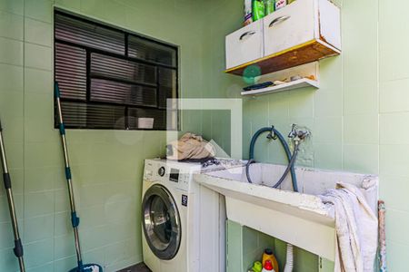 Casa à venda com 300m², 3 quartos e 2 vagas Casa à venda com 300m², 3 quartos e 2 vagasLavanderia