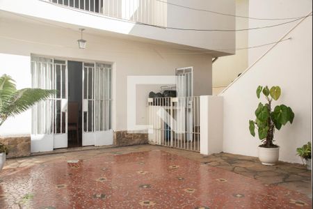 Casa para alugar com 197m², 3 quartos e 4 vagas Casa para alugar com 197m², 3 quartos e 4 vagasQuintal