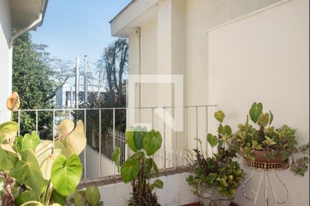 Casa para alugar com 197m², 3 quartos e 4 vagas Casa para alugar com 197m², 3 quartos e 4 vagasVaranda do Corredor do 2° Piso