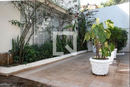 Casa para alugar com 197m², 3 quartos e 4 vagas Casa para alugar com 197m², 3 quartos e 4 vagasFrente da Casa (Interna)