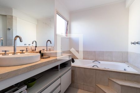 Banheiro da Suíte 2 de apartamento à venda com 2 quartos, 138m² em Jardins, São Paulo