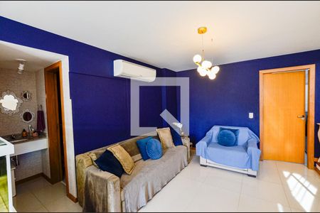 Sala de casa à venda com 3 quartos, 247m² em Vila Progresso, Niterói