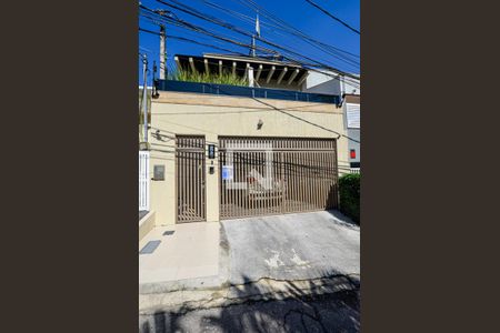 Casa à venda com 247m², 3 quartos e 1 vaga Casa à venda com 247m², 3 quartos e 1 vagaEntrada