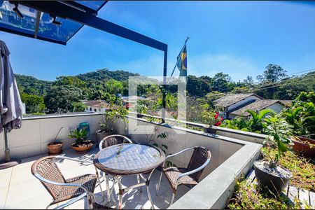 Casa à venda com 247m², 3 quartos e 1 vaga Casa à venda com 247m², 3 quartos e 1 vagaÁrea de lazer