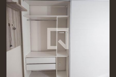 Apartamento para alugar com 50m², 1 quarto e sem vagaQuarto - Armários
