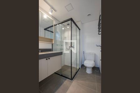 Banheiro de apartamento para alugar com 1 quarto, 28m² em Jardim das Bandeiras, São Paulo