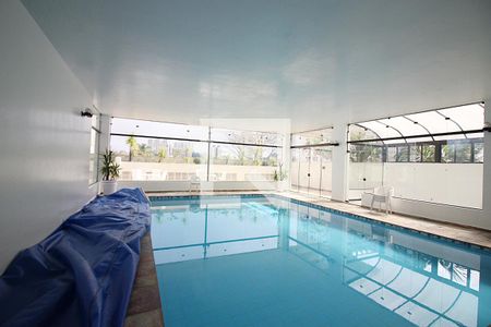 Apartamento à venda com 238m², 4 quartos e 4 vagasÁrea comum - Piscina